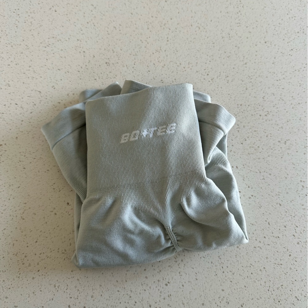 Bo+Tee scrunch shorts